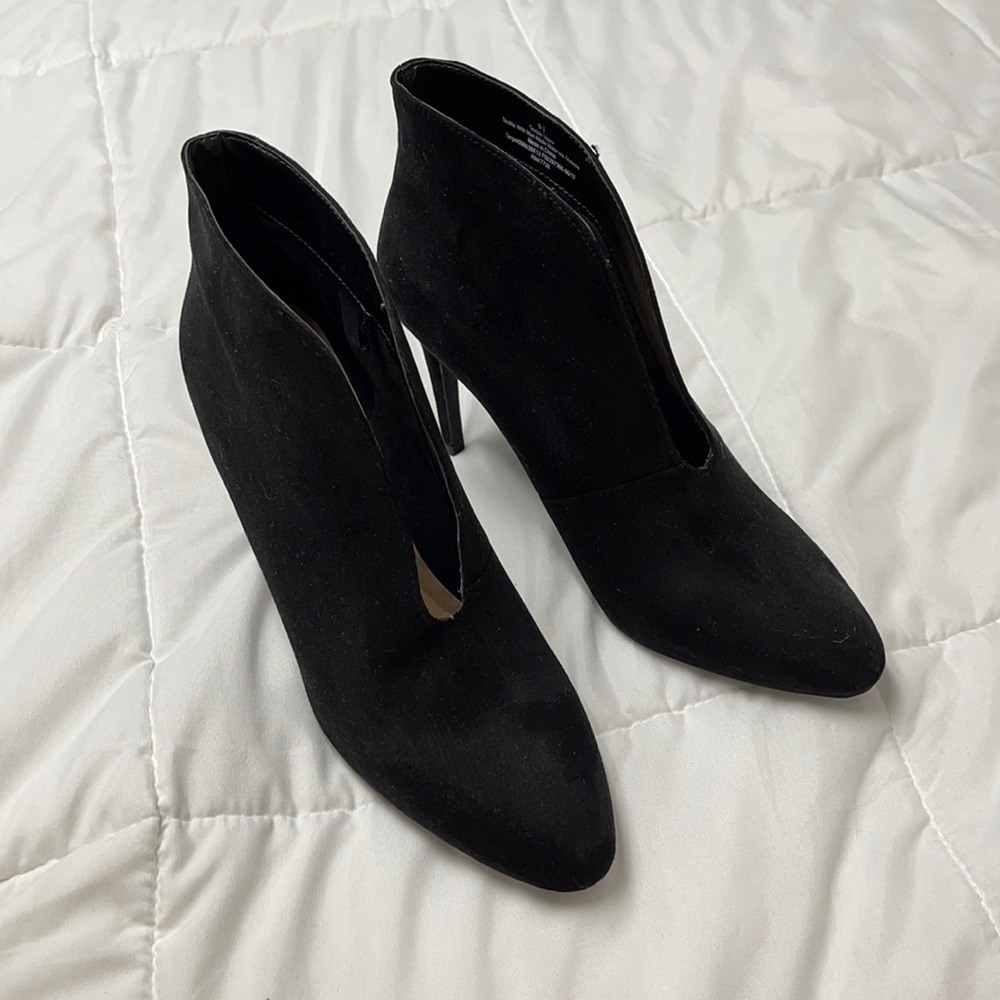 A new day Target black heels size 9.5